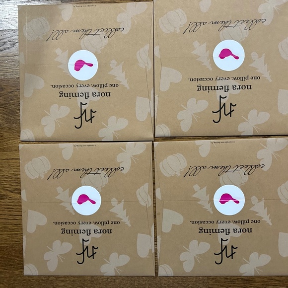 Nora Fleming Pillow Cover Lot of 4 Yellow Beach Chair New - Picture 2 of 5